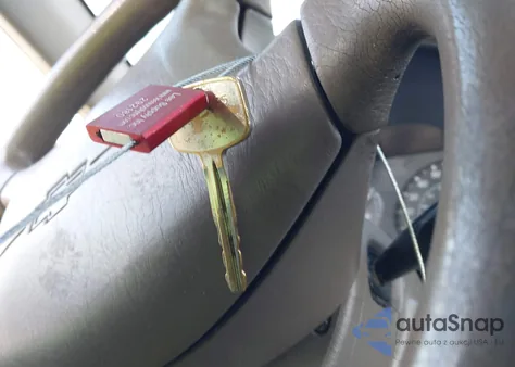 2001 Chevrolet Geo Prizm Lsi from USA, damaged, VIN 1Y1SK52881Z415708